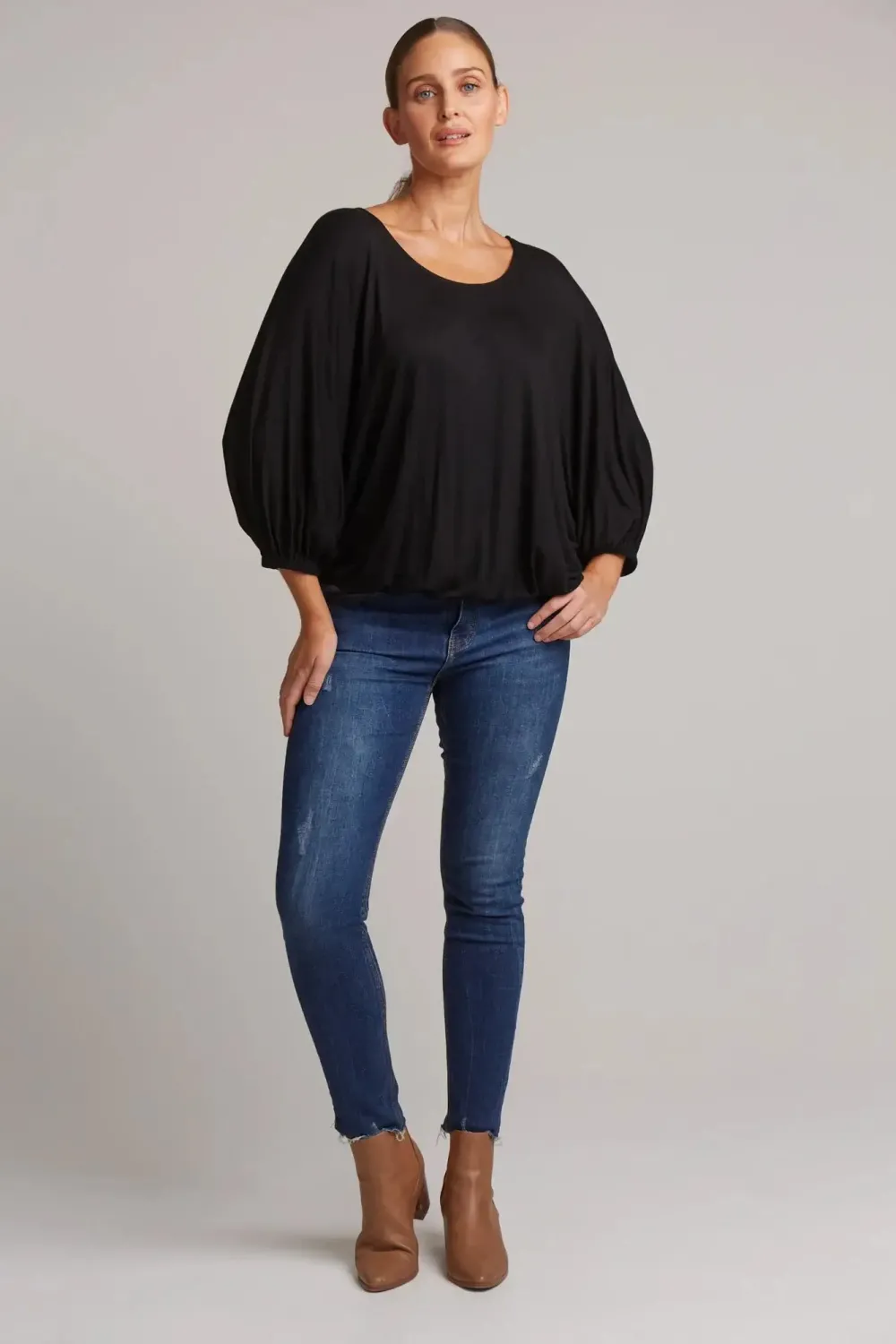 eb__ive_studio_relaxed_to_1.webp Eb&Ive Eb & Ive Studio Relaxed Top - Ebony Sale