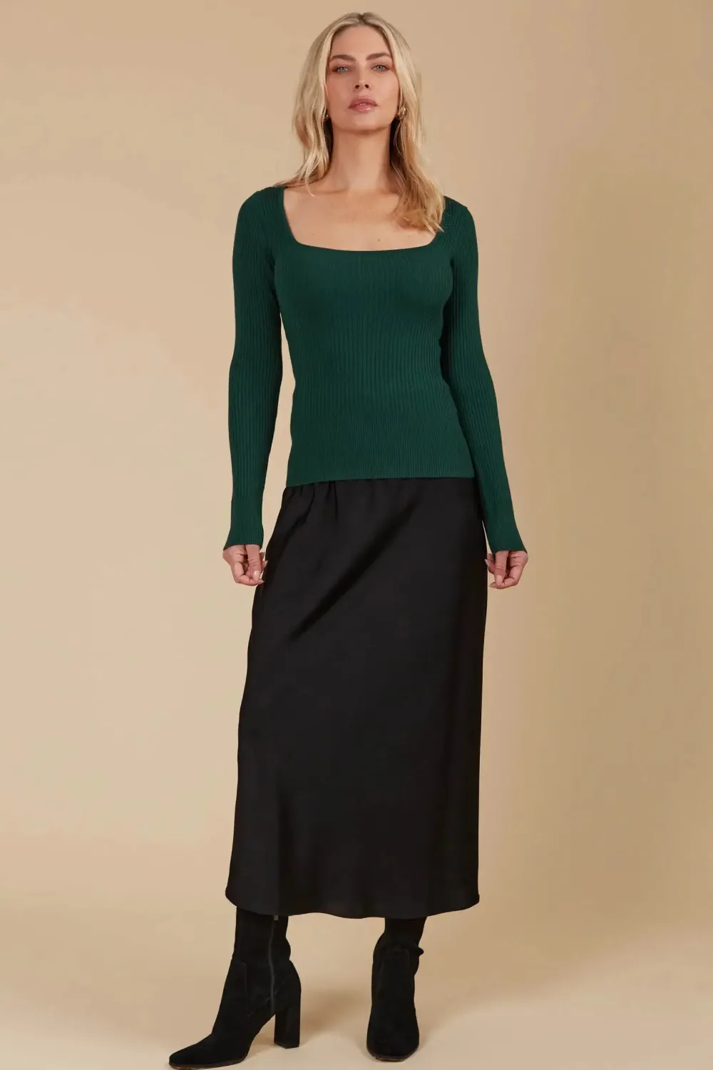 isle_of_mine_juno_square__2-1.webp Isle Of Mine Juno Square Neck Top - PIne Hot