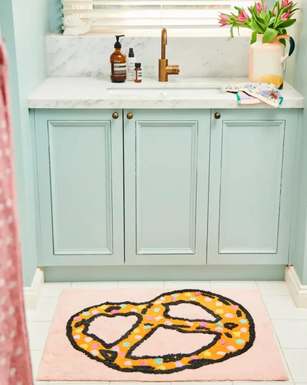 Kip & Co Pretzel Bath Mat Fashion