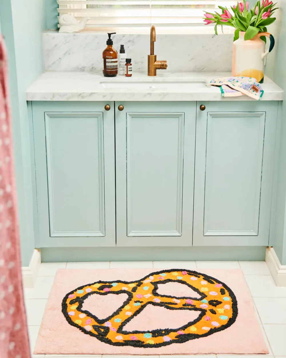 kip__co_pretzel_bath_mat_1.webp Kip & Co Pretzel Bath Mat Fashion