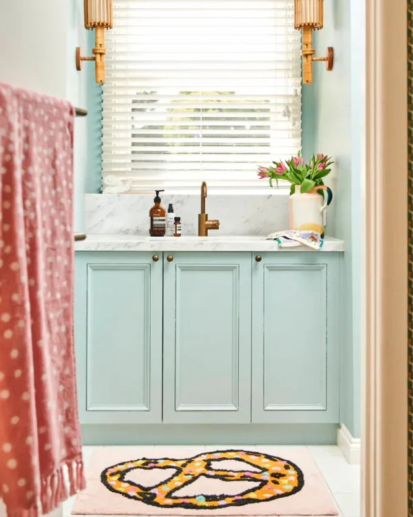 Kip & Co Pretzel Bath Mat Fashion