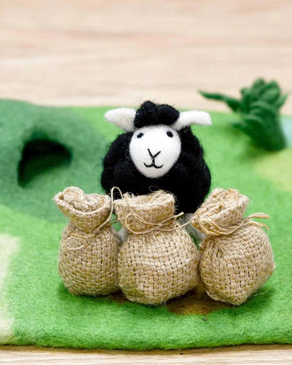 tara_treasure_felt_baa_ba_2.webp Tara Treasures Tara Treasure Felt Baa Baa Black Sheep Set Outlet